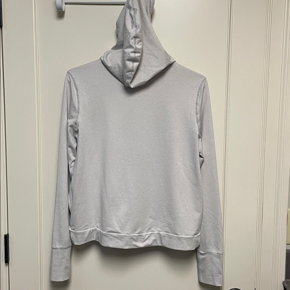 Vuori Women's Halo Hoodie - Picture 4 of 6